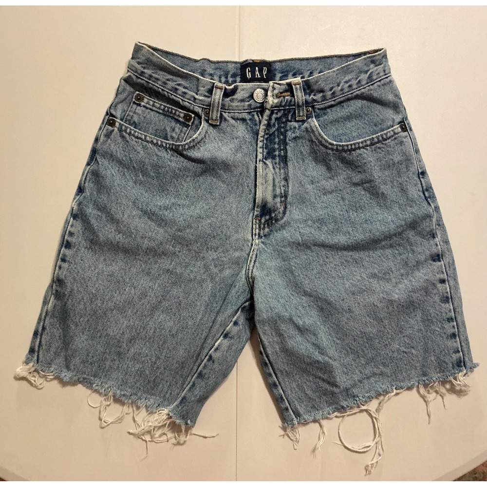 VTG 90s Gap Shorts‎ High Rise Raw Hem Classic Fit Light Wash Denim Blue 26W Sz 2
